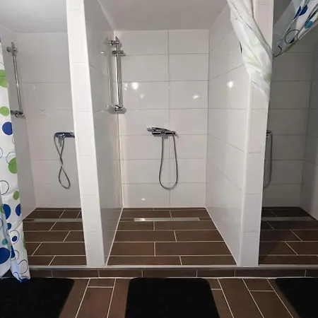 招待所 Heckenacker