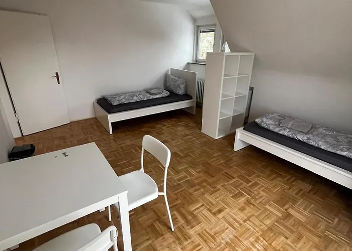 招待所 Heckenacker *